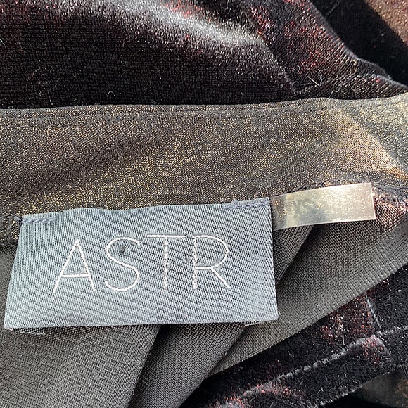 ASTR the Label Mock Neck Bodycon Mini Dress Velvety Metallic Animal Print - Picture 8 of 8